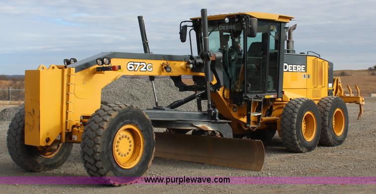 image for item J7575 2011 John Deere 672G motor grader