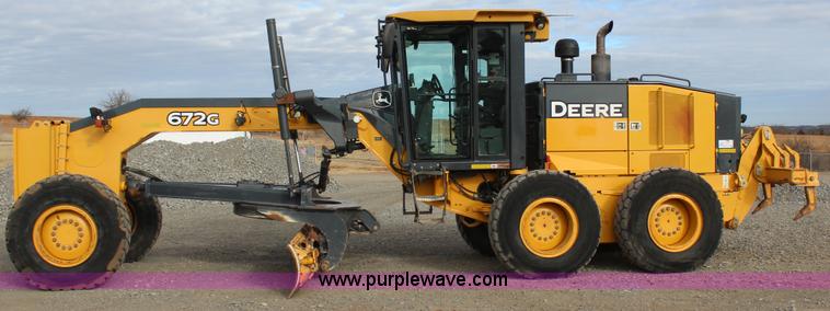 image for item J7575 2011 John Deere 672G motor grader