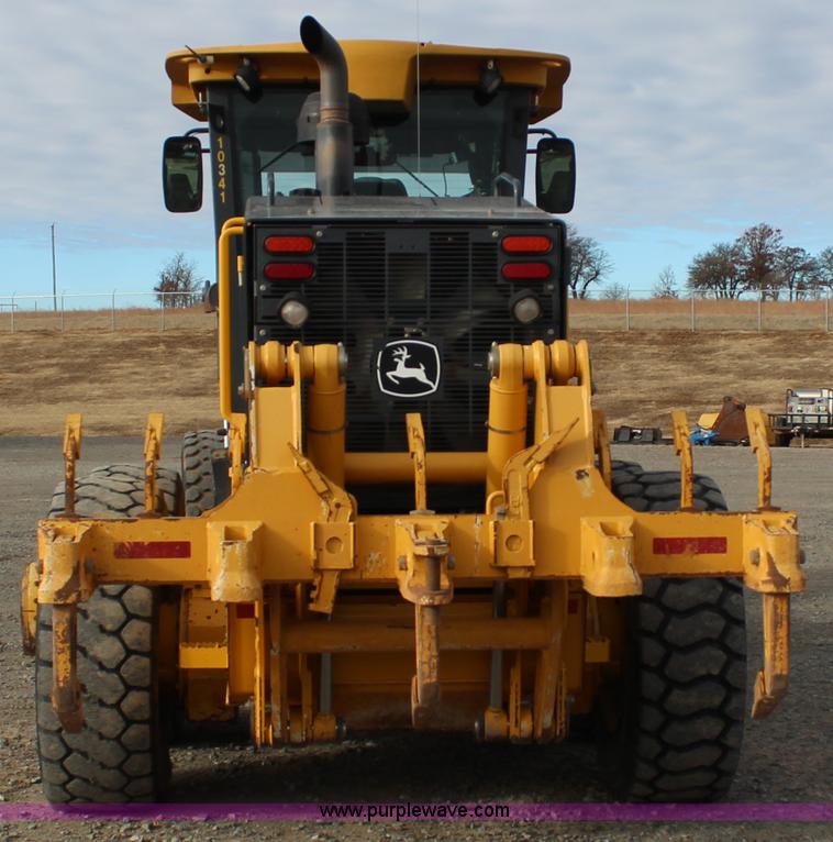 image for item J7575 2011 John Deere 672G motor grader