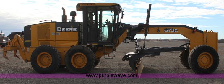 image for item J7575 2011 John Deere 672G motor grader