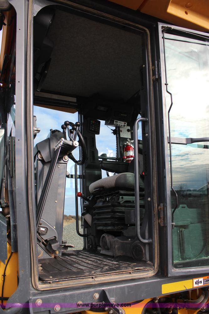 image for item J7575 2011 John Deere 672G motor grader