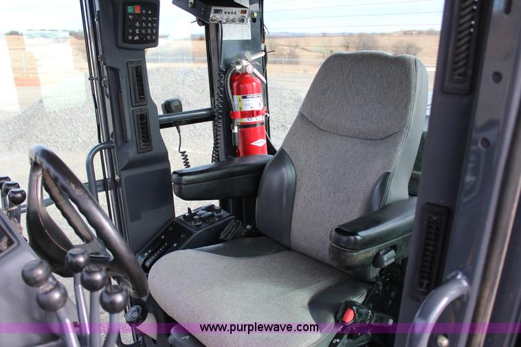 image for item J7575 2011 John Deere 672G motor grader