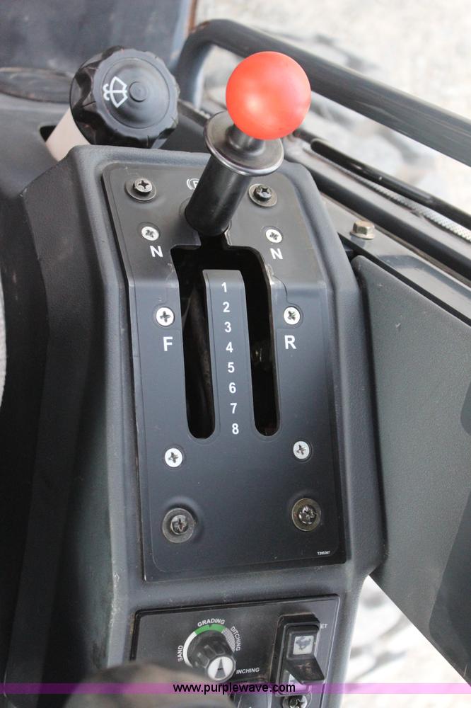 image for item J7575 2011 John Deere 672G motor grader