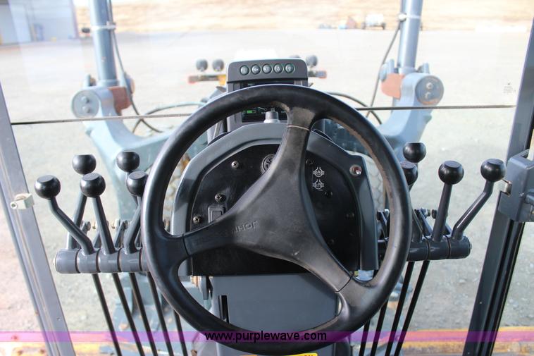 image for item J7575 2011 John Deere 672G motor grader