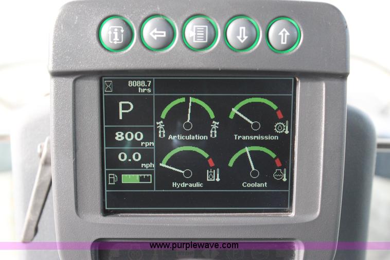 image for item J7575 2011 John Deere 672G motor grader