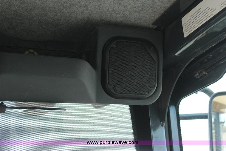 image for item J7575 2011 John Deere 672G motor grader