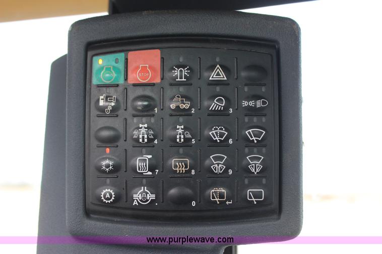 image for item J7575 2011 John Deere 672G motor grader