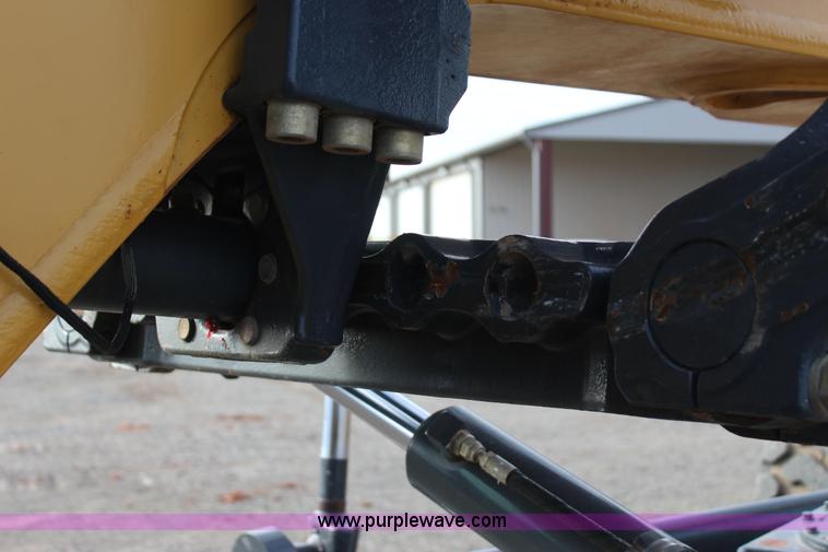 image for item J7575 2011 John Deere 672G motor grader