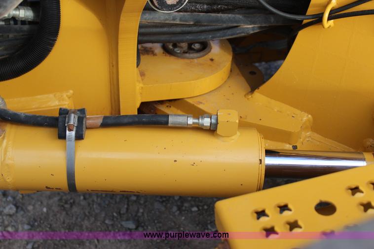 image for item J7575 2011 John Deere 672G motor grader