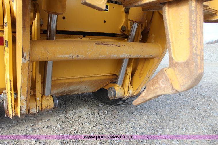 image for item J7575 2011 John Deere 672G motor grader