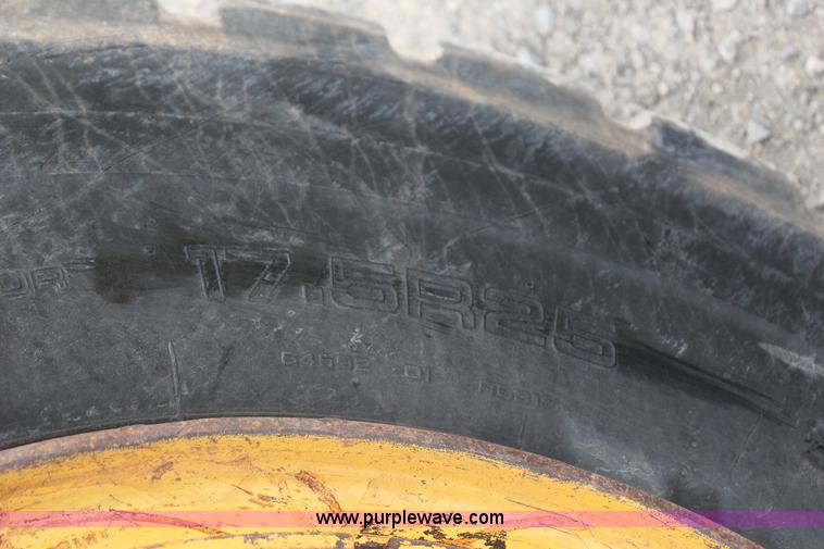 image for item J7575 2011 John Deere 672G motor grader