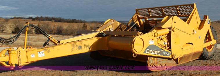 image for item J7578 2012 John Deere 1810E scraper