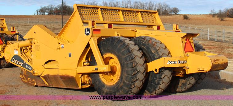 image for item J7578 2012 John Deere 1810E scraper