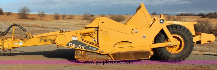 image for item J7578 2012 John Deere 1810E scraper