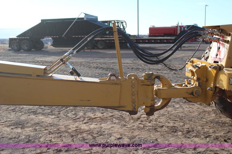 image for item J7578 2012 John Deere 1810E scraper