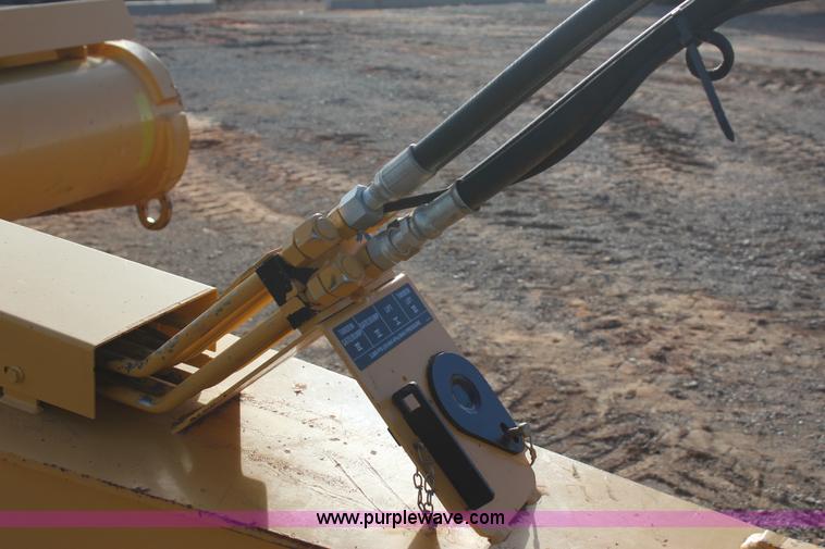 image for item J7578 2012 John Deere 1810E scraper