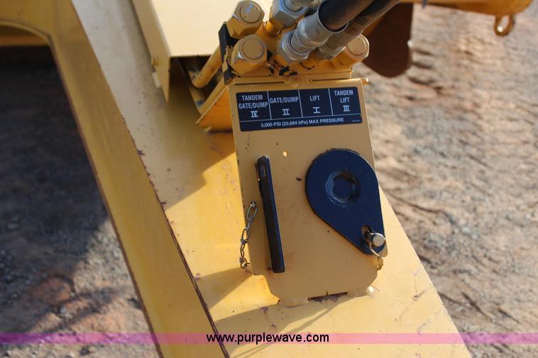 image for item J7578 2012 John Deere 1810E scraper