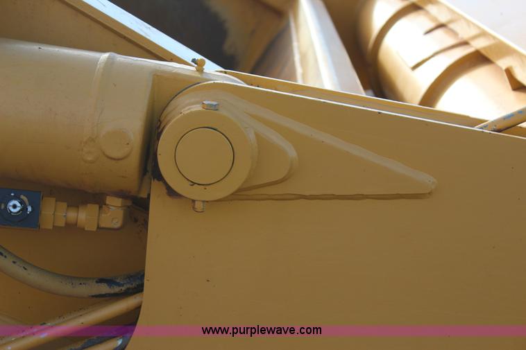 image for item J7578 2012 John Deere 1810E scraper