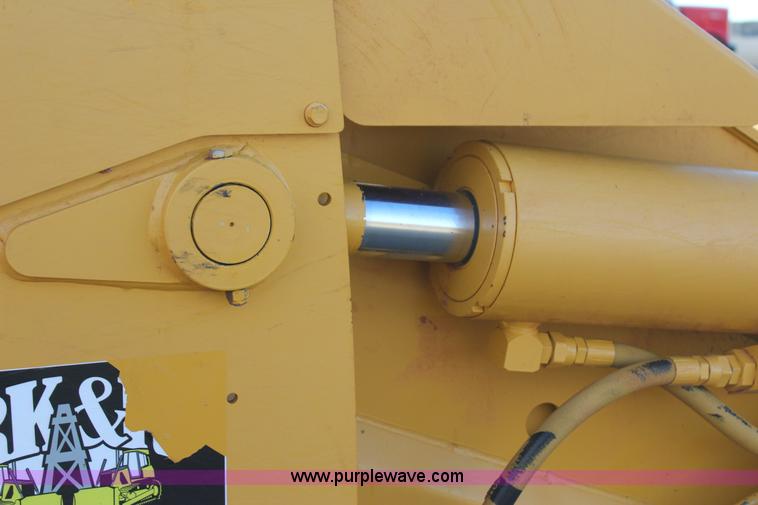 image for item J7578 2012 John Deere 1810E scraper