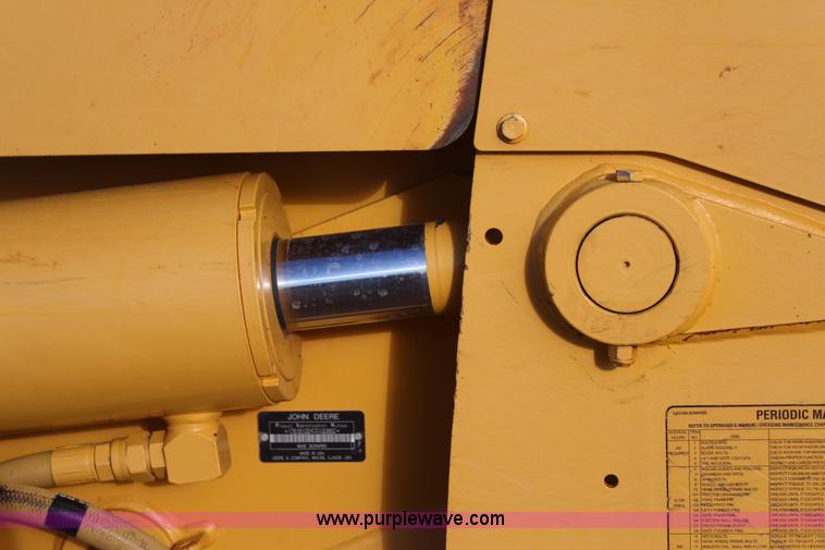 image for item J7578 2012 John Deere 1810E scraper