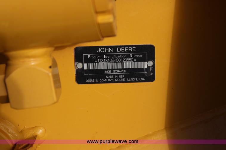 image for item J7578 2012 John Deere 1810E scraper