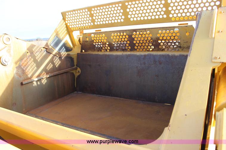 image for item J7578 2012 John Deere 1810E scraper