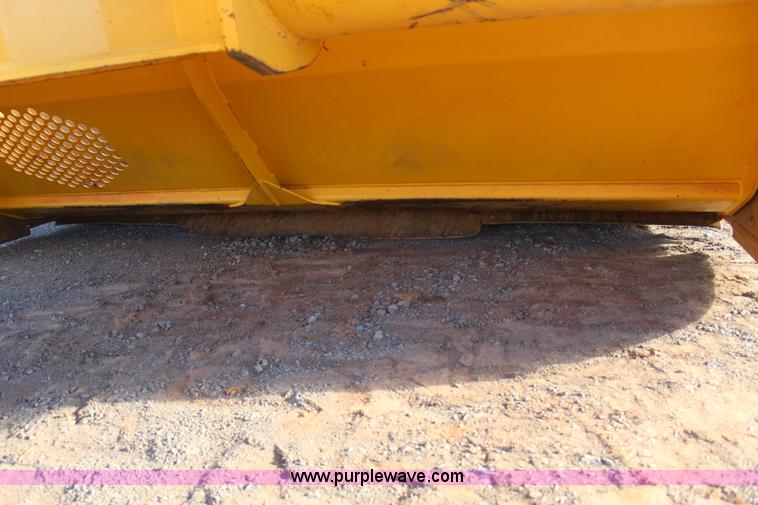 image for item J7578 2012 John Deere 1810E scraper