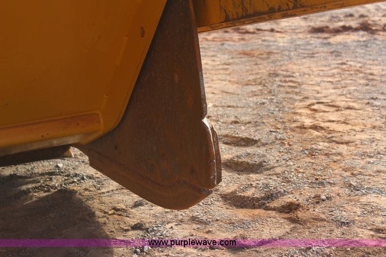 image for item J7578 2012 John Deere 1810E scraper