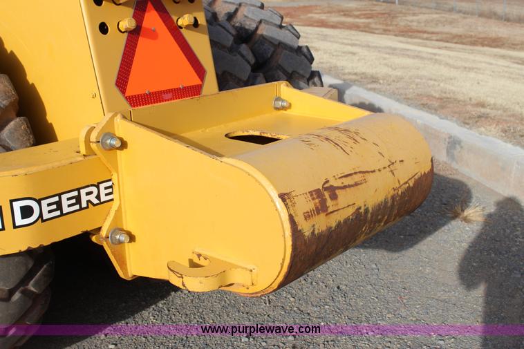 image for item J7578 2012 John Deere 1810E scraper