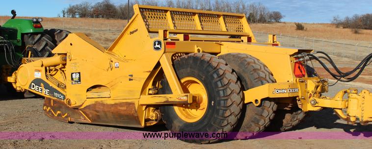 image for item J7579 2012 John Deere 1810E scraper