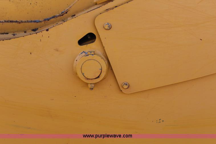 image for item J7579 2012 John Deere 1810E scraper