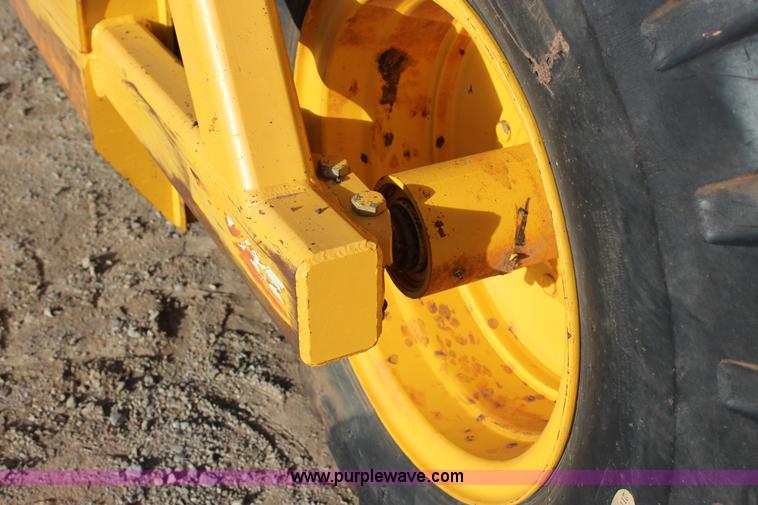 image for item J7579 2012 John Deere 1810E scraper