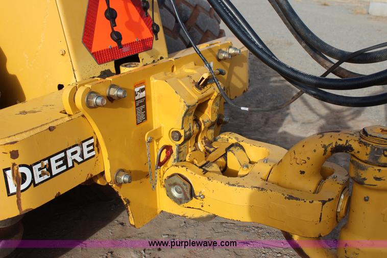 image for item J7579 2012 John Deere 1810E scraper