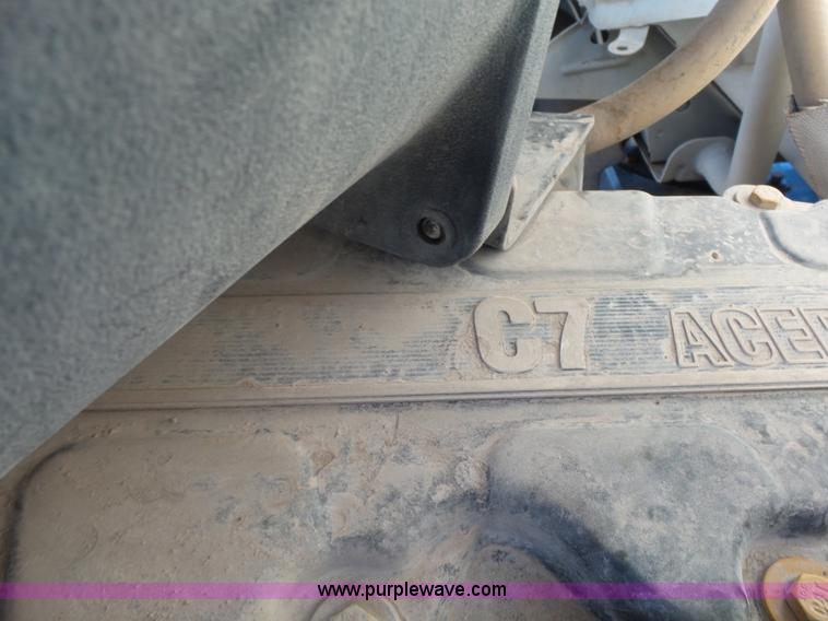 image for item J7679 2004 Ford F750 Super Duty delivery truck