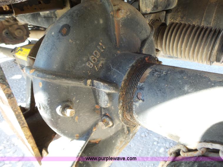 image for item J7679 2004 Ford F750 Super Duty delivery truck