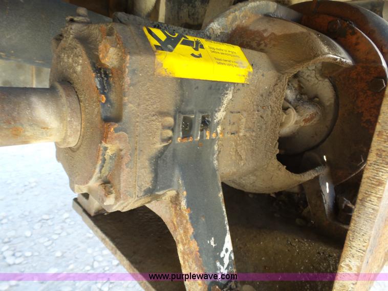 image for item J7679 2004 Ford F750 Super Duty delivery truck