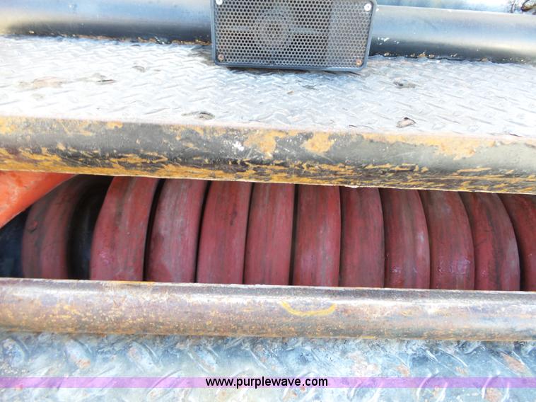 image for item J7679 2004 Ford F750 Super Duty delivery truck