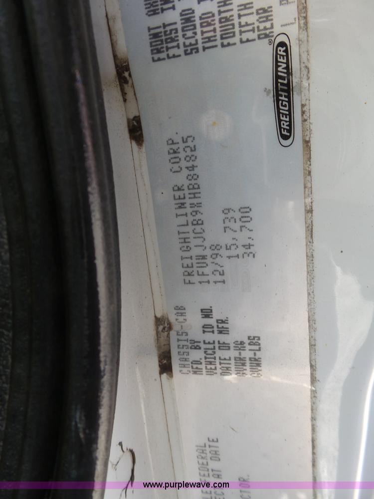 image for item J7680 1999 Freightliner FL80 dump truck