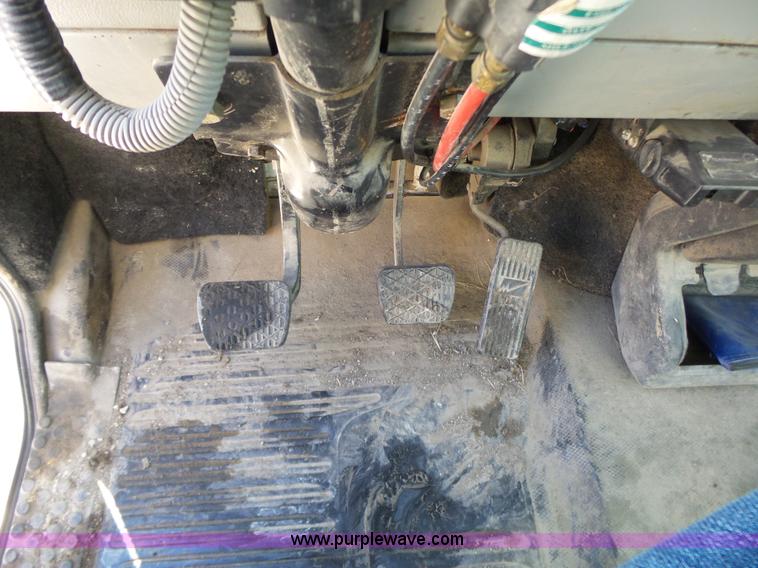 image for item J7680 1999 Freightliner FL80 dump truck