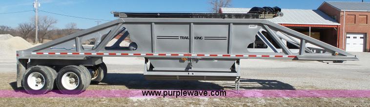 image for item J7681 2005 Trail King TKBD22-402 bottom dump trailer