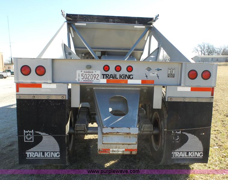 image for item J7681 2005 Trail King TKBD22-402 bottom dump trailer