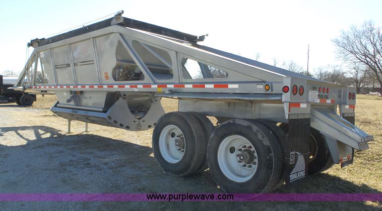 image for item J7681 2005 Trail King TKBD22-402 bottom dump trailer