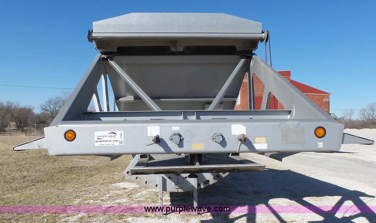 image for item J7681 2005 Trail King TKBD22-402 bottom dump trailer