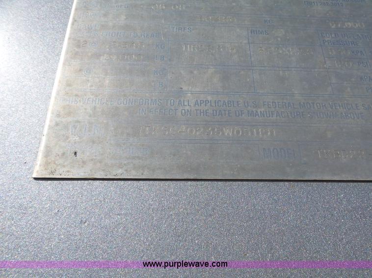 image for item J7681 2005 Trail King TKBD22-402 bottom dump trailer