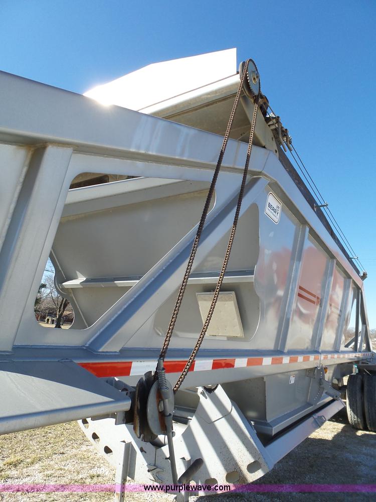 image for item J7681 2005 Trail King TKBD22-402 bottom dump trailer