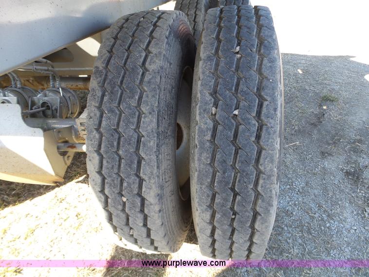 image for item J7681 2005 Trail King TKBD22-402 bottom dump trailer