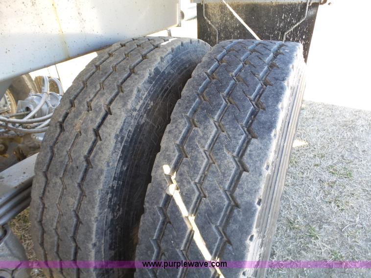 image for item J7681 2005 Trail King TKBD22-402 bottom dump trailer