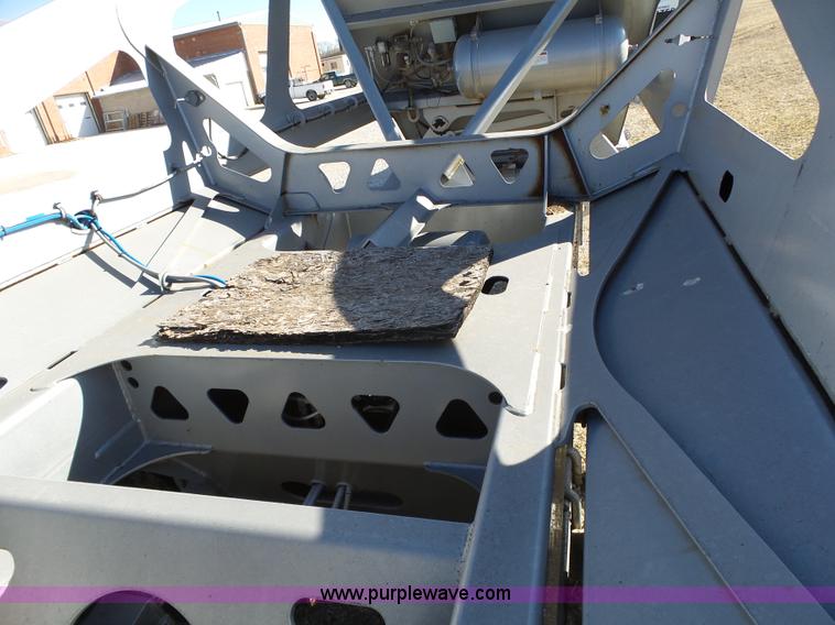 image for item J7681 2005 Trail King TKBD22-402 bottom dump trailer