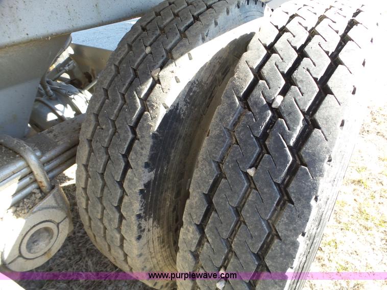 image for item J7681 2005 Trail King TKBD22-402 bottom dump trailer