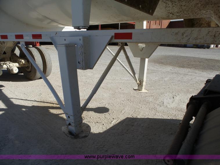 image for item J7683 1998 Trail King end dump trailer